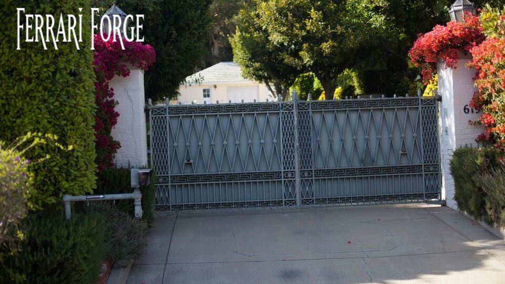 Metal Privacy Gate